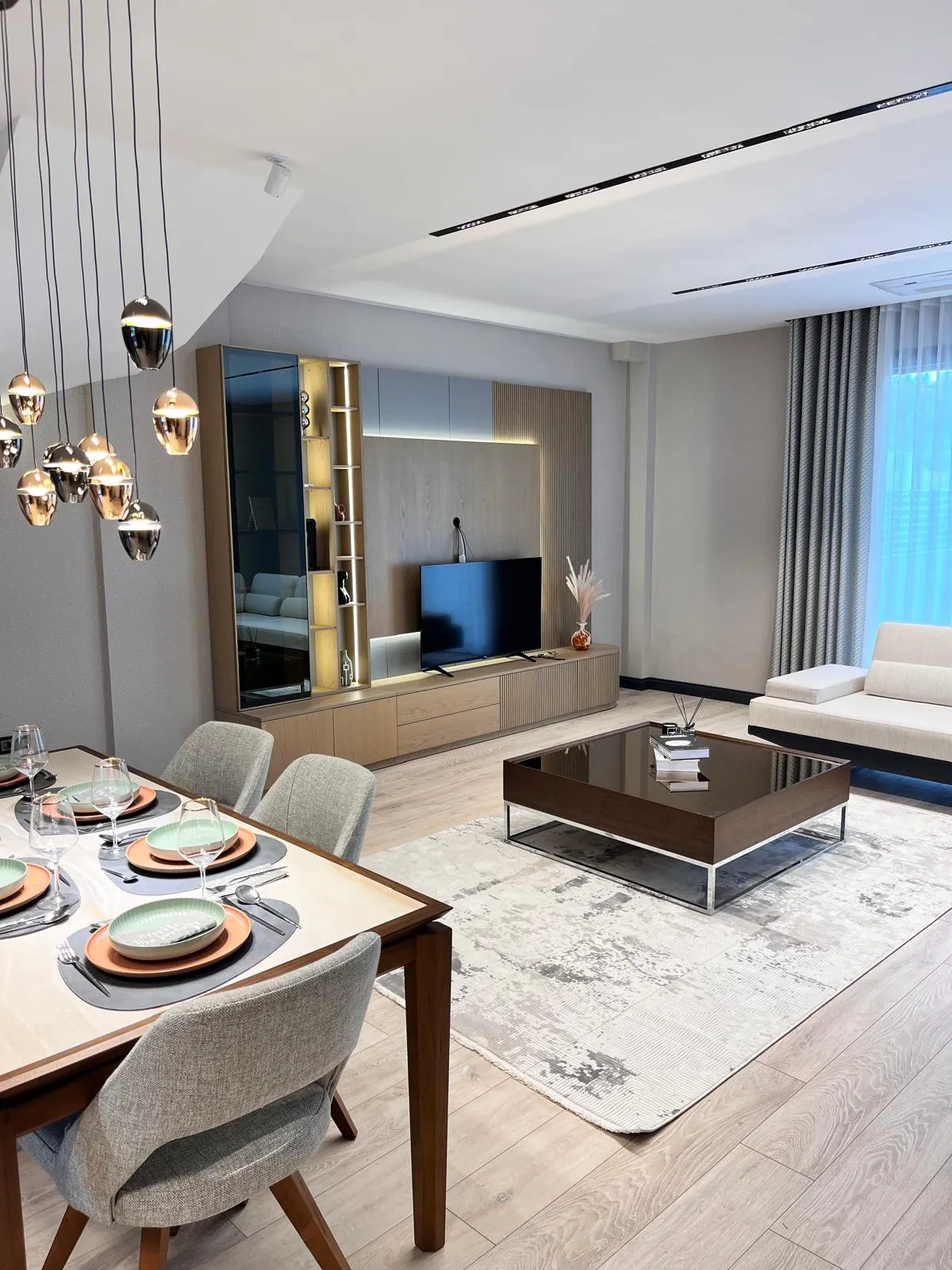 Salon & Yemek Alanı